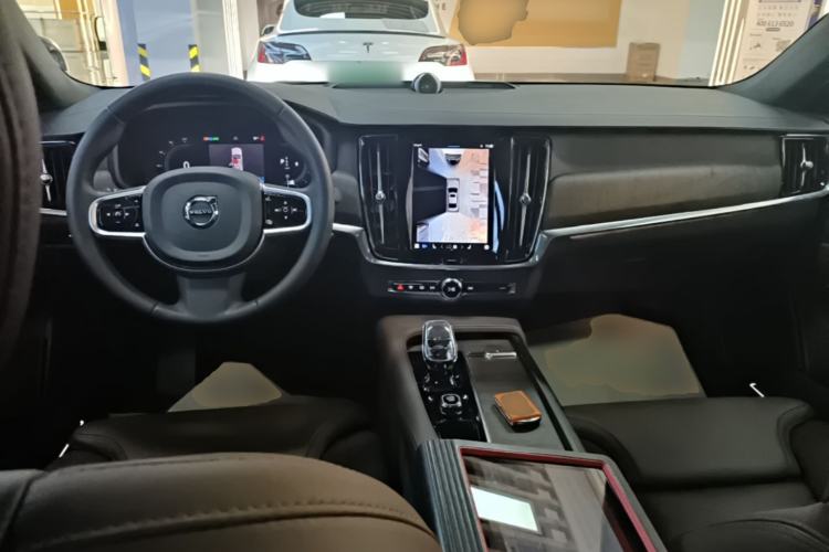 Used Volvo S90 2025 B5 Zhiya Luxury Edition Center Console