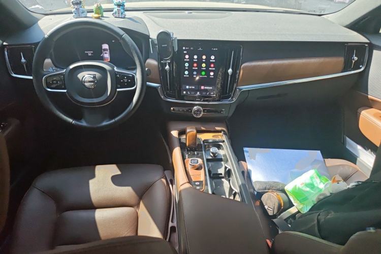 Used Volvo S90 2025 B5 Zhiyi Luxury Edition Center Console
