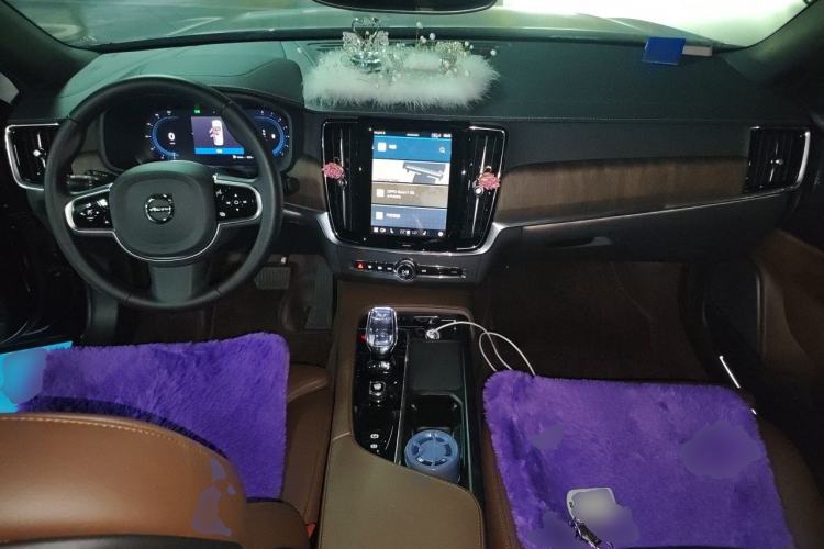 Used Volvo S90 2025 B5 Zhiyuan Luxury Edition Center Console