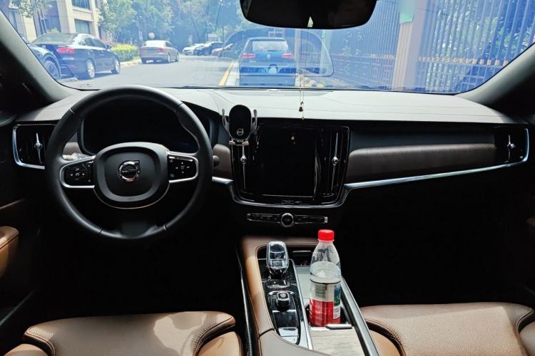 Used Volvo S90 2025 B5 Zhiyuan Luxury Edition Center Console