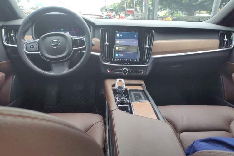 Used Volvo S90 2025 B5 Zhiyi Luxury Edition Center Console