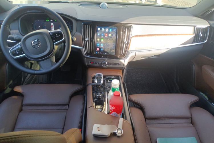 Used Volvo S90 2025 B5 Zhiyuan Luxury Edition Center Console