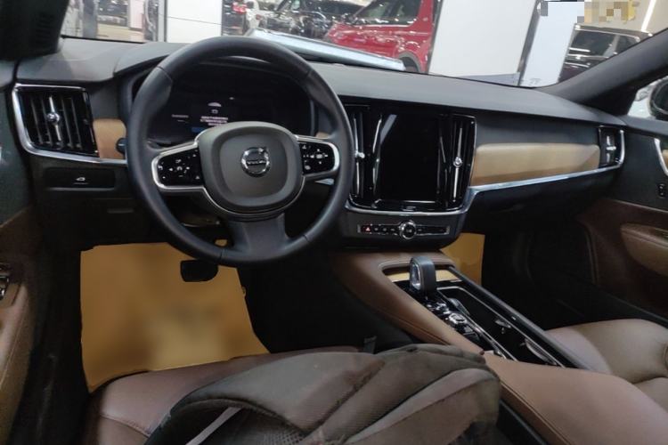 Used Volvo S90 2025 B5 Zhiyi Luxury Edition Center Console