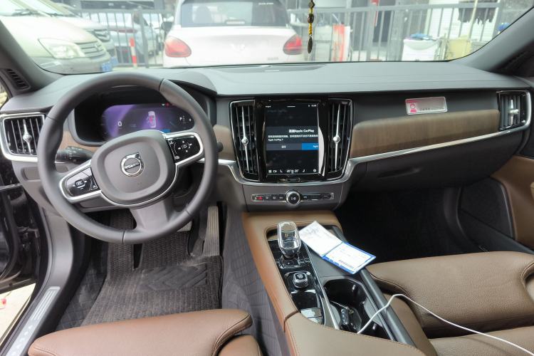 Used Volvo S90 2025 B5 Zhiyuan Luxury Edition Center Console