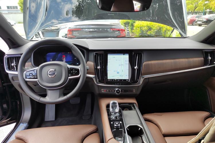 Used Volvo S90 2025 B5 Zhiyuan Luxury Edition Center Console