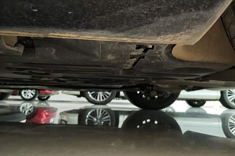 Used Volvo S90 2025 B5 Zhiyi Luxury Edition Chassis Rear Left