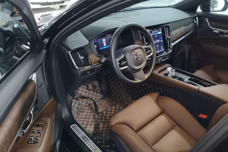 Used Volvo S90 2025 B5 Zhiyuan Luxury Edition Driver Seat