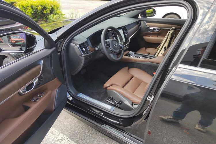 Used Volvo S90 2025 B5 Zhiyuan Luxury Edition Driver Seat