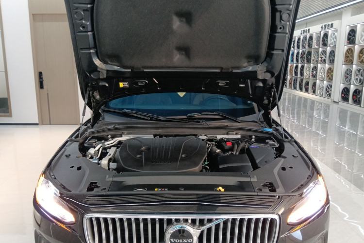 Used Volvo S90 2025 B5 Zhiyi Luxury Edition Engine Bay