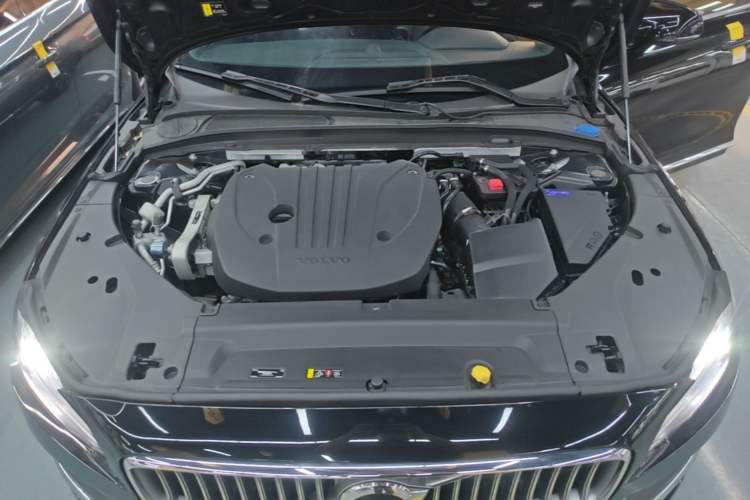 Used Volvo S90 2025 B5 Zhiyuan Luxury Edition Engine Bay