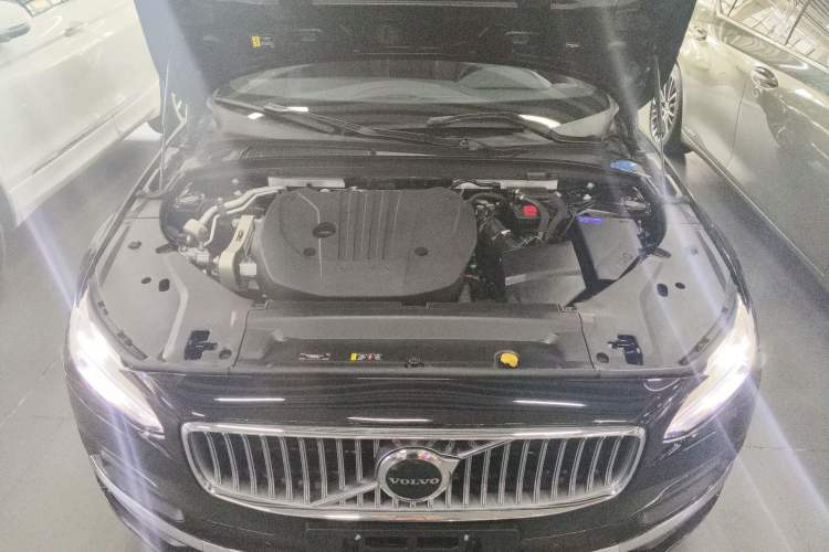 Used Volvo S90 2025 B5 Zhiyi Luxury Edition Engine Bay
