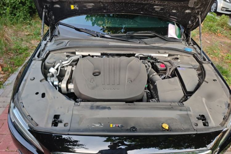 Used Volvo S90 2025 B5 Zhiyi Luxury Edition Engine Bay