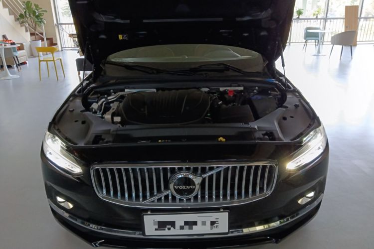 Used Volvo S90 2025 B5 Zhiya Luxury Edition Engine Bay