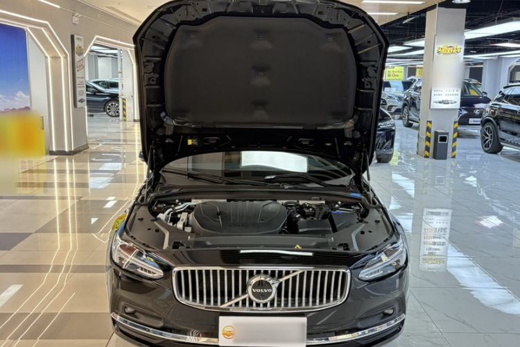 Used Volvo S90 2025 B5 Zhiya Luxury Edition Engine Bay