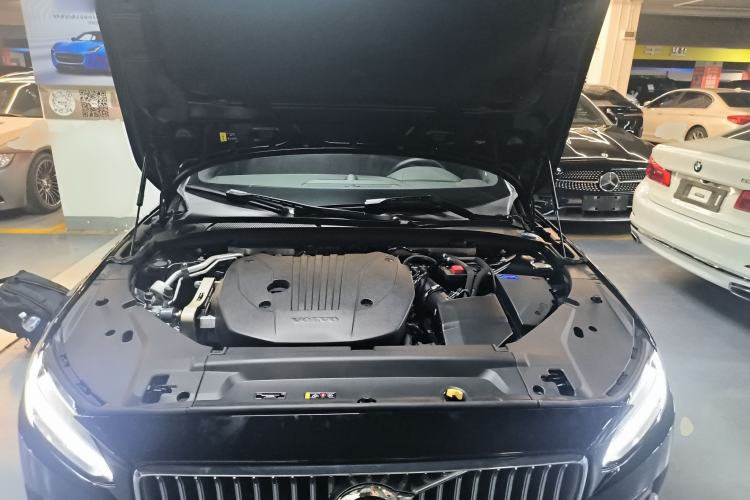 Used Volvo S90 2025 B5 Zhiya Luxury Edition Engine Bay