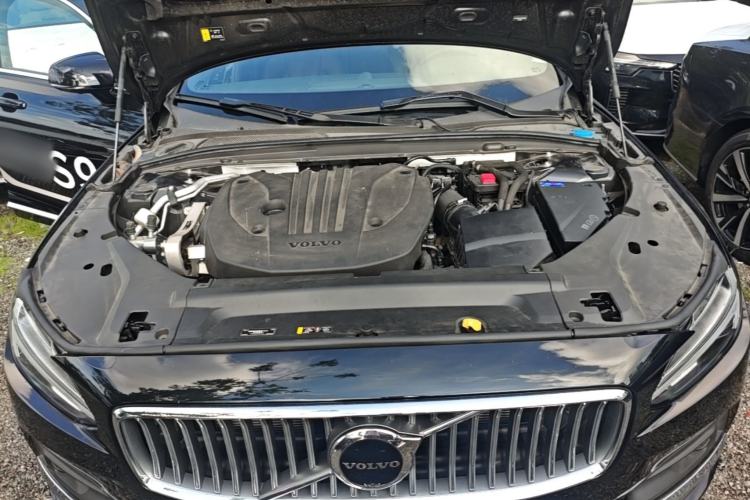 Used Volvo S90 2025 B5 Zhiya Luxury Edition Engine Bay