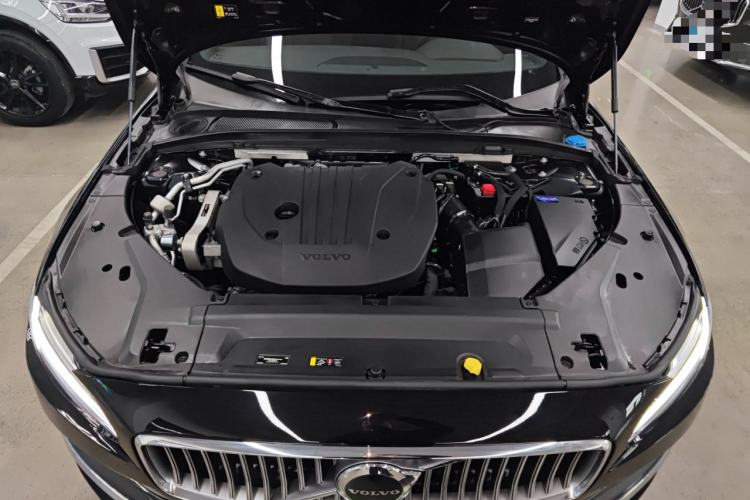 Used Volvo S90 2025 B5 Zhiyuan Luxury Edition Engine Bay