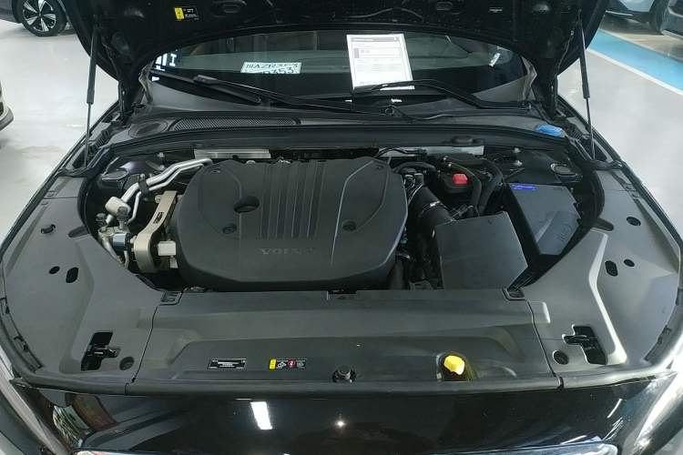 Used Volvo S90 2025 B5 Zhiyi Luxury Edition Engine Bay