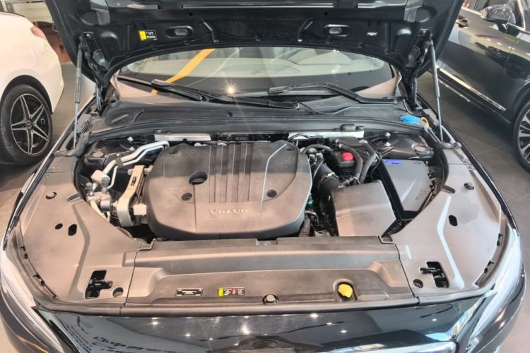 Used Volvo S90 2025 B5 Zhiyi Luxury Edition Engine Bay
