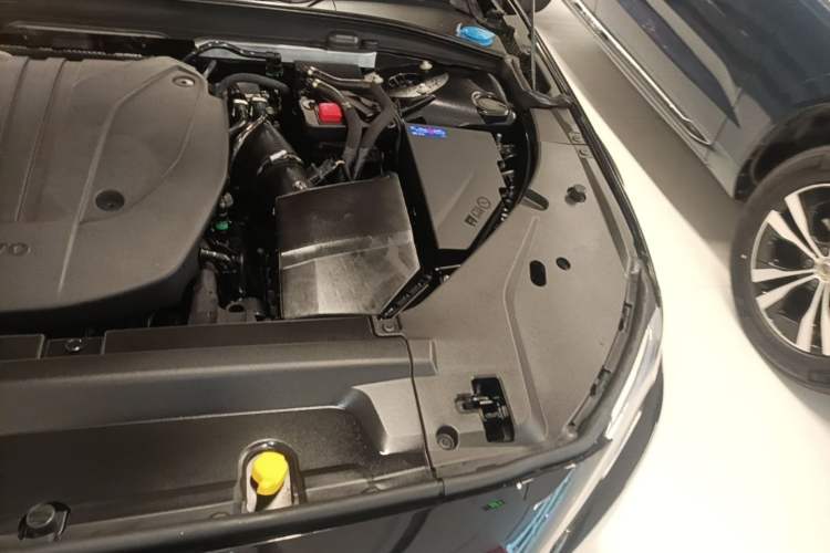 Used Volvo S90 2025 B5 Zhiyi Luxury Edition Engine Bay Left