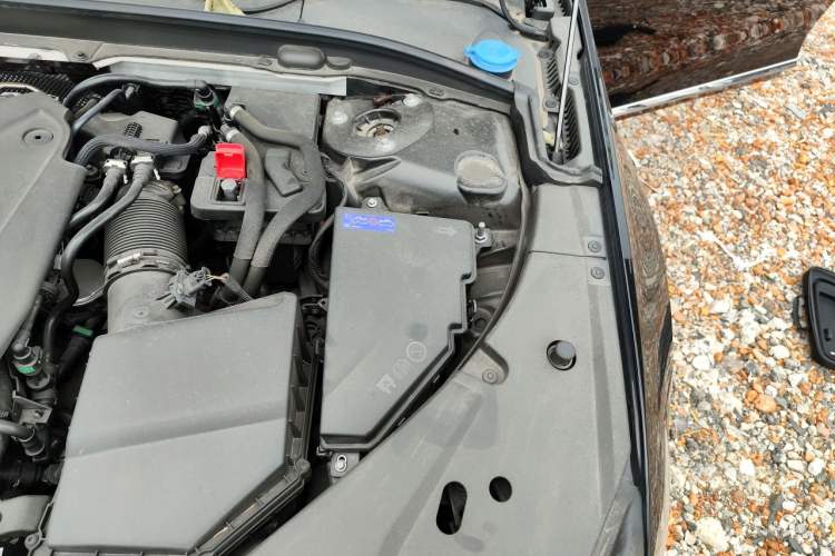 Used Volvo S90 2025 B5 Zhiyuan Luxury Edition Engine Bay Left