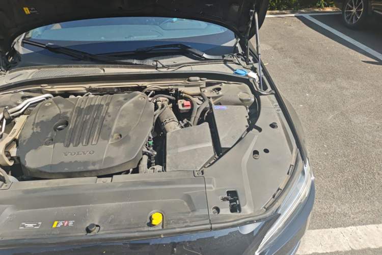 Used Volvo S90 2025 B5 Zhiyi Luxury Edition Engine Bay Left