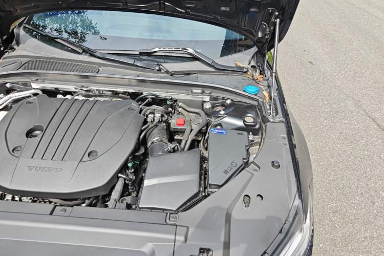 Used Volvo S90 2025 B5 Zhiyuan Luxury Edition Engine Bay Left