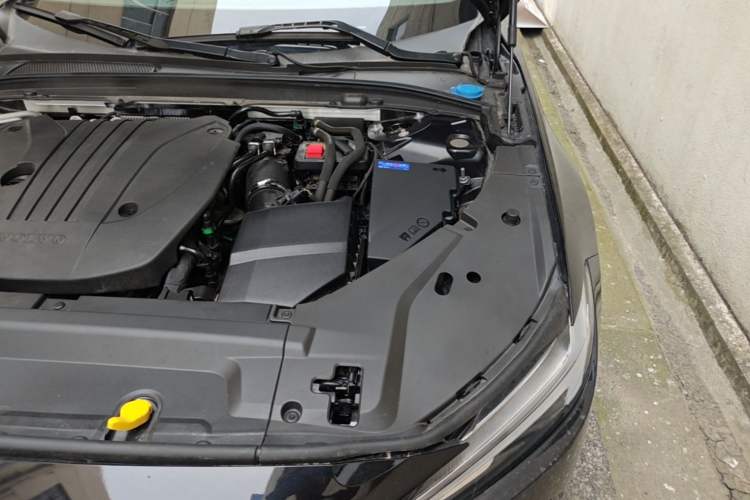 Used Volvo S90 2025 B5 Zhiyi Luxury Edition Engine Bay Left
