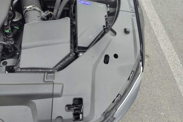Used Volvo S90 2025 B5 Zhiyi Luxury Edition Engine Bay Left