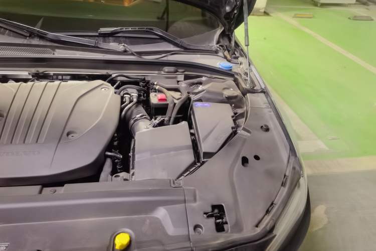 Used Volvo S90 2025 B5 Zhiyuan Luxury Edition Engine Bay Left