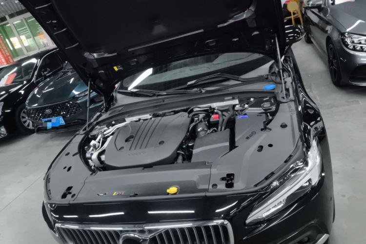 Used Volvo S90 2025 B5 Zhiya Luxury Edition Engine Bay