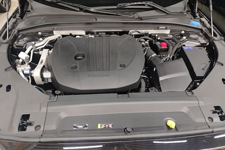 Used Volvo S90 2025 B5 Zhiyi Luxury Edition Engine Bay