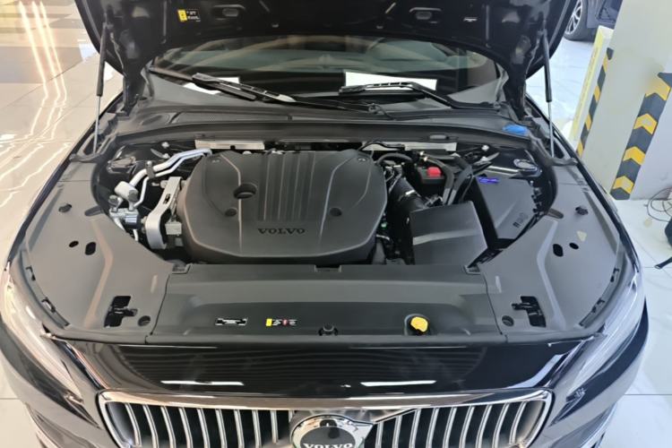 Used Volvo S90 2025 B5 Zhiya Luxury Edition Engine Bay