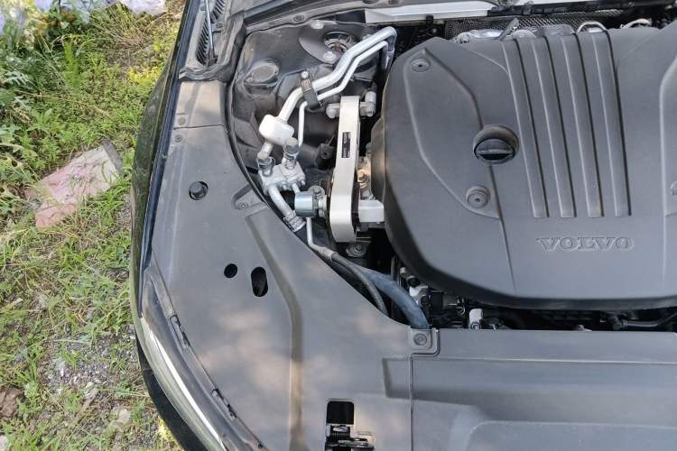 Used Volvo S90 2025 B5 Zhiyi Luxury Edition Engine Bay Right