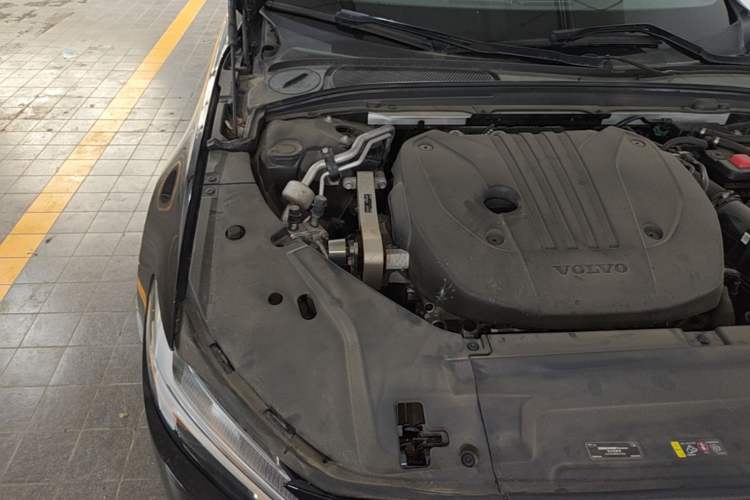 Used Volvo S90 2025 B5 Zhiyi Luxury Edition Engine Bay Right
