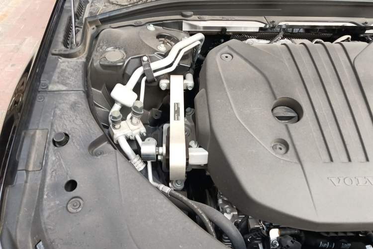 Used Volvo S90 2025 B5 Zhiyi Luxury Edition Engine Bay Right