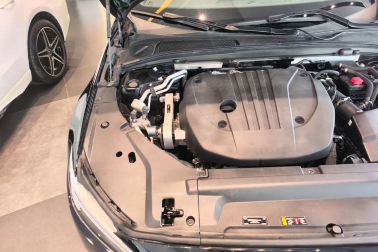 Used Volvo S90 2025 B5 Zhiyi Luxury Edition Engine Bay Right