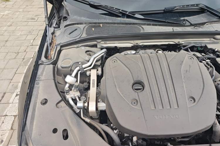 Used Volvo S90 2025 B5 Zhiya Luxury Edition Engine Bay Right