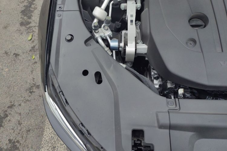 Used Volvo S90 2025 B5 Zhiyi Luxury Edition Engine Bay Right