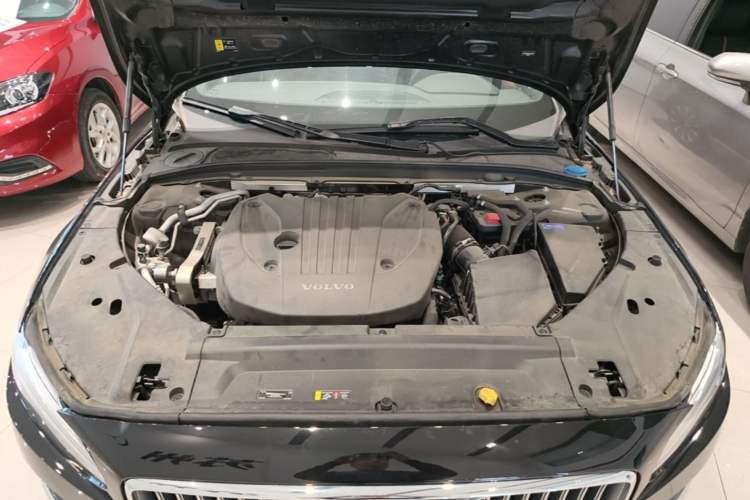 Used Volvo S90 2025 B5 Zhiyi Luxury Edition Engine Bay