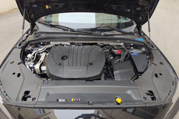 Used Volvo S90 2025 B5 Zhiyi Luxury Edition Engine Bay