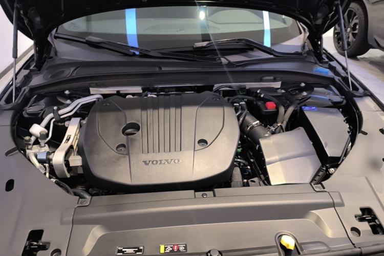 Used Volvo S90 2025 B5 Zhiyi Luxury Edition Engine Bay