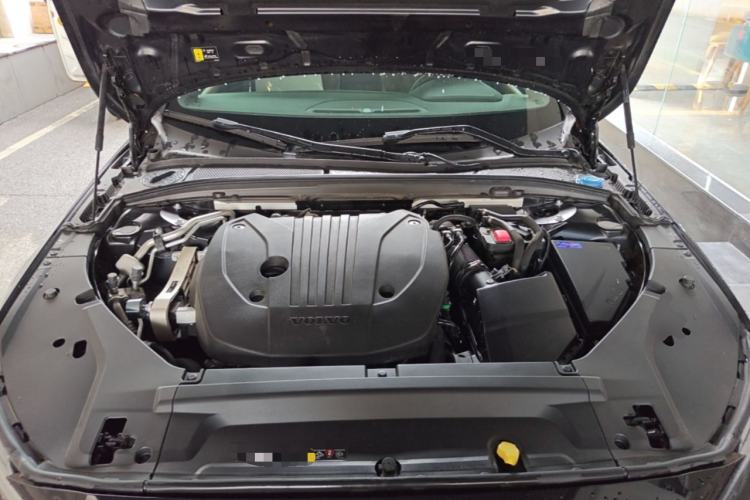 Used Volvo S90 2025 B5 Zhiyi Luxury Edition Engine Bay