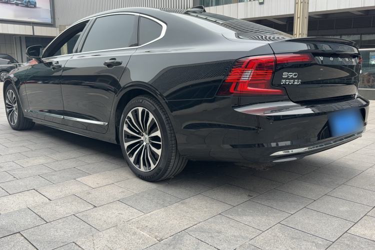 Used Volvo S90 2025 B5 Zhiyi Luxury Edition Exterior 2