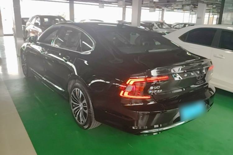 Used Volvo S90 2025 B5 Zhiyi Luxury Edition Exterior 2