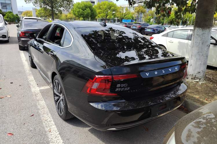 Used Volvo S90 2025 B5 Zhiyuan Luxury Edition Exterior 2