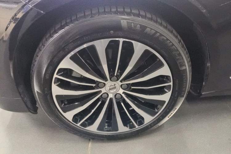 Used Volvo S90 2025 B5 Zhiyi Luxury Edition Exterior 3
