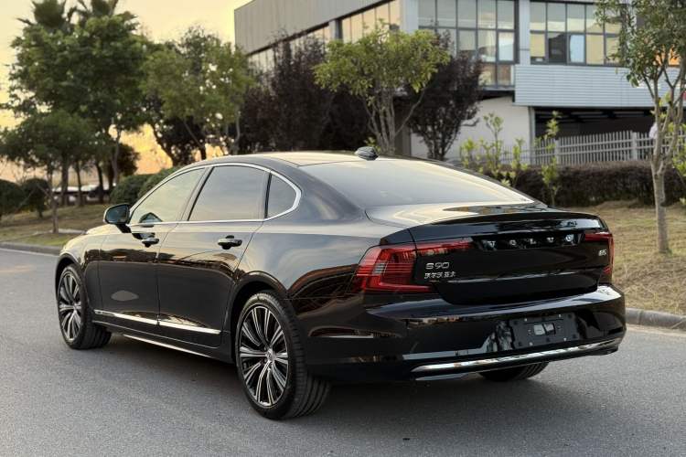 Used Volvo S90 2025 B5 Zhiyuan Luxury Edition Exterior 3