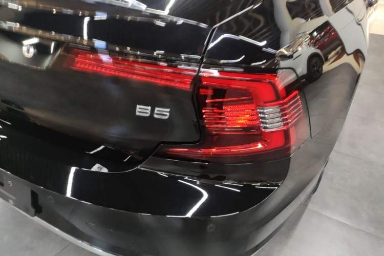 Used Volvo S90 2025 B5 Zhiyi Luxury Edition Exterior 3