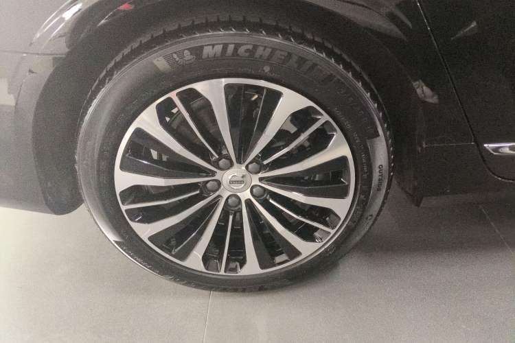 Used Volvo S90 2025 B5 Zhiyi Luxury Edition Exterior 4